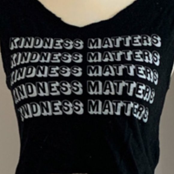 Kindness Matters Graphic Altered Crop XS - Picture 2 of 4